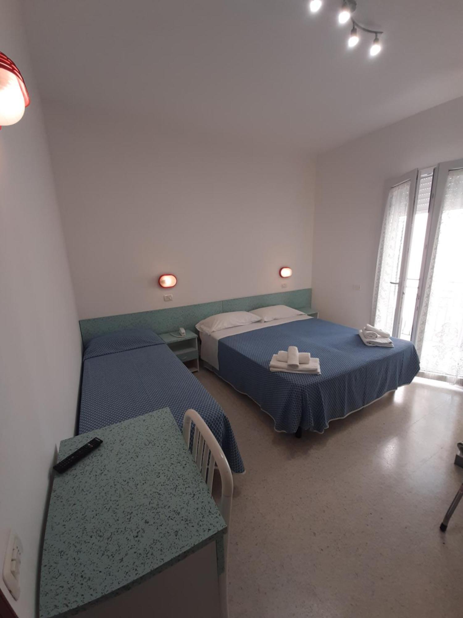 Hotel Altamarea 米萨诺阿德里亚蒂科 外观 照片