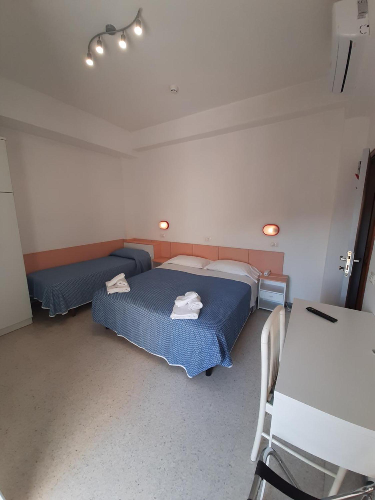 Hotel Altamarea 米萨诺阿德里亚蒂科 外观 照片