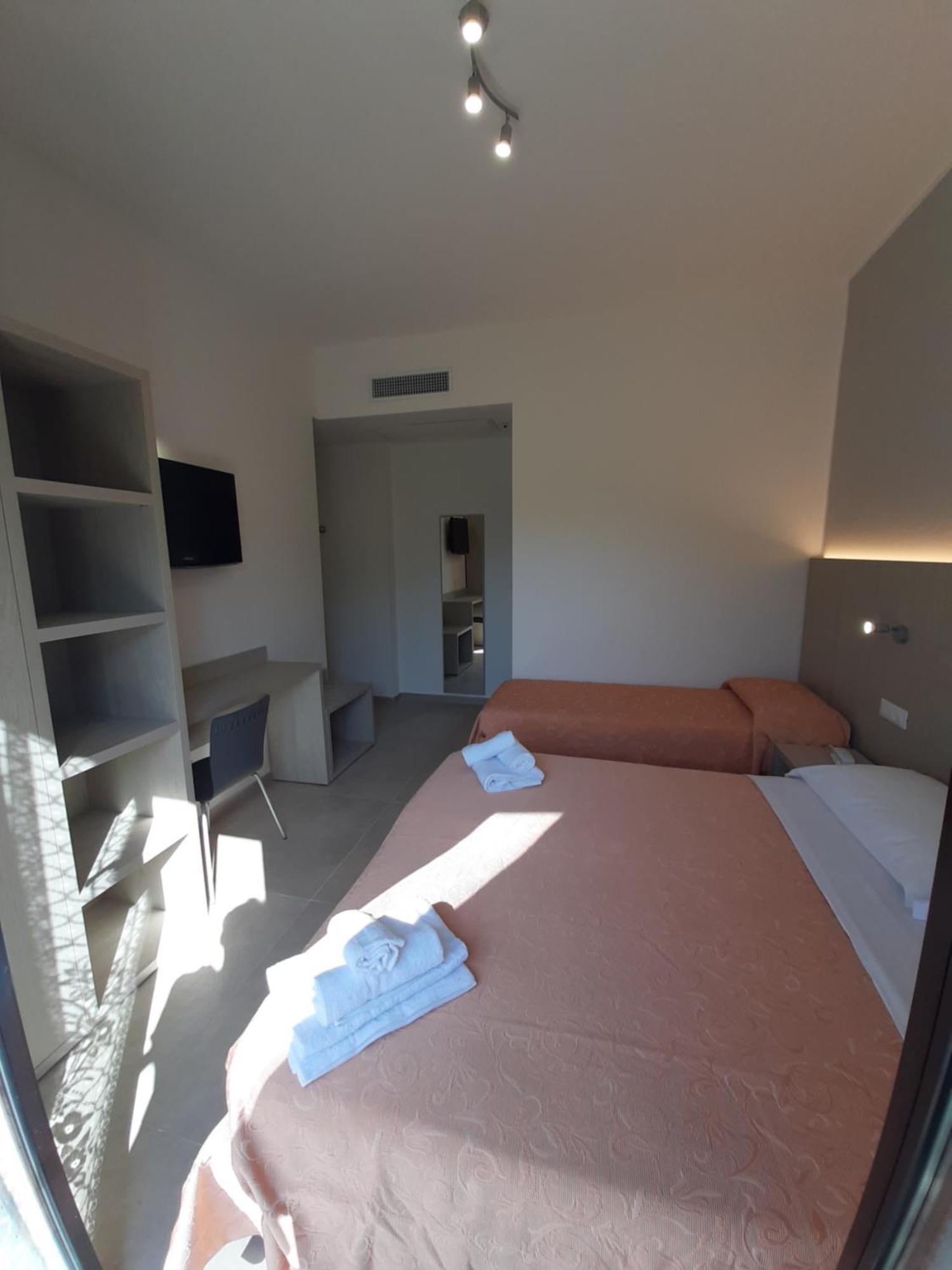 Hotel Altamarea 米萨诺阿德里亚蒂科 外观 照片