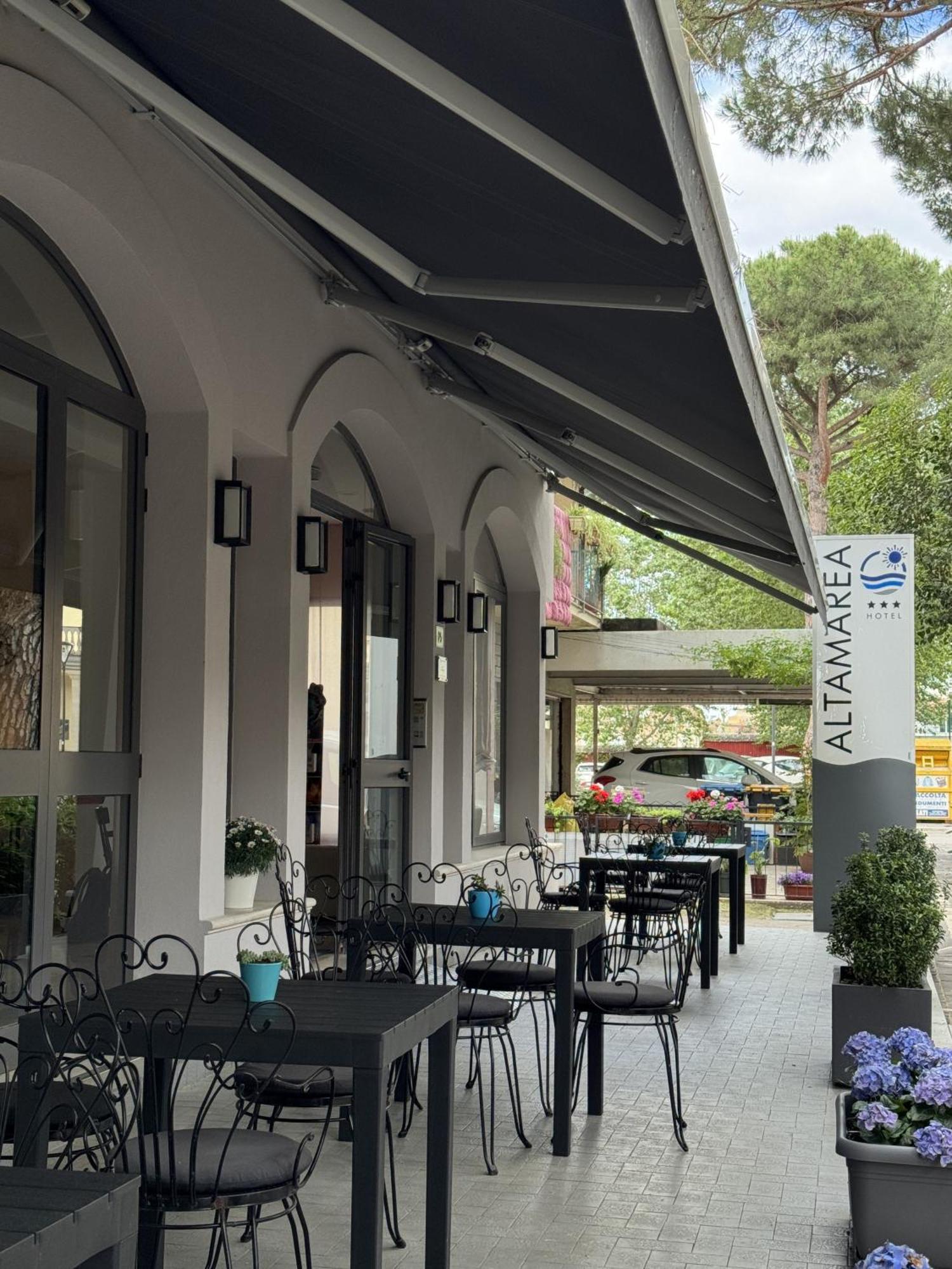 Hotel Altamarea 米萨诺阿德里亚蒂科 外观 照片
